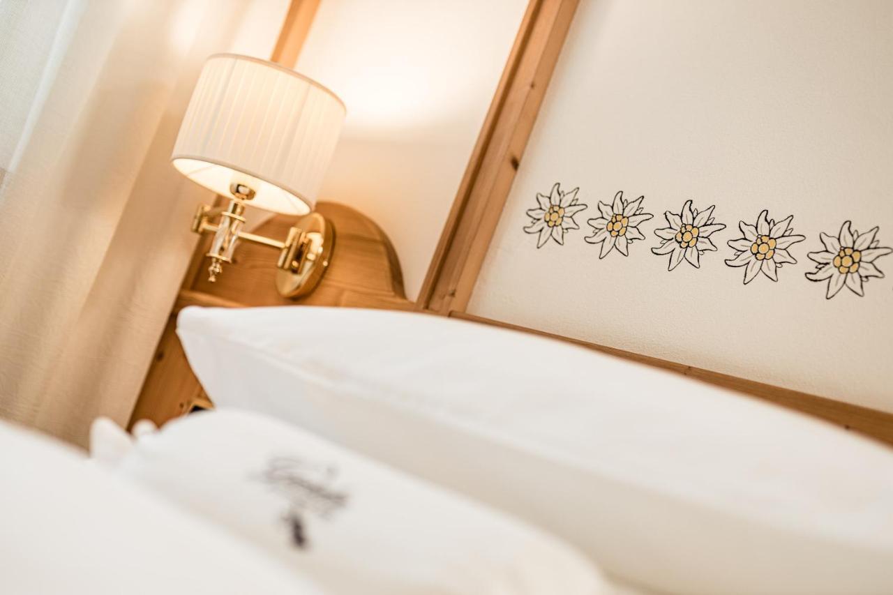 Classic Double Room,999397686:JPEG